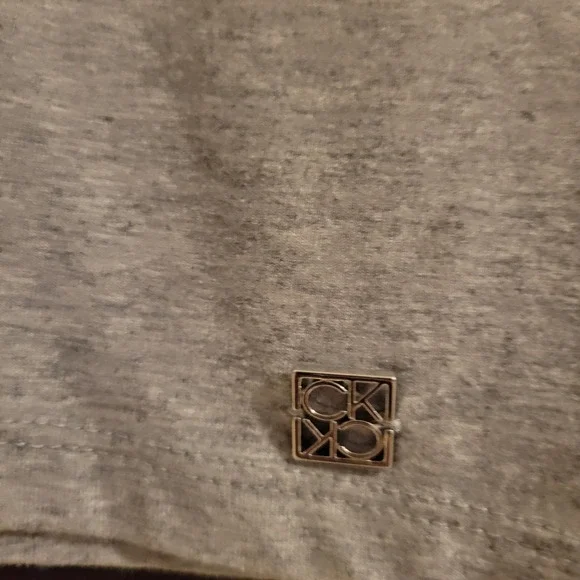 Calvin Klein Womens T-Shirt Gray Short Sleeve Raised Logo  Sz M NWT Preppy - Picture 6 of 8